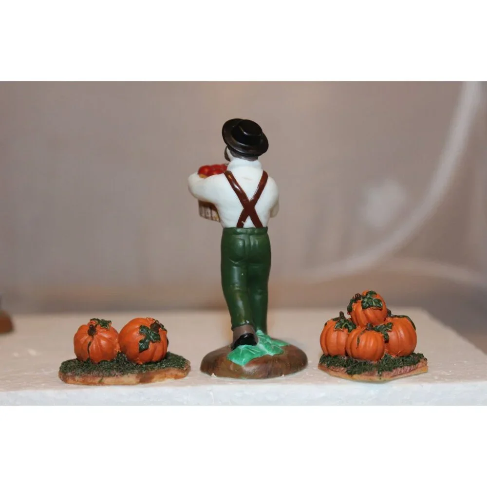 Dept 56 New England Village - It's Almost Thanksgiving